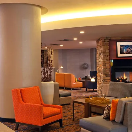 Courtyard By Marriott Alexandria Pentagon South Hotel